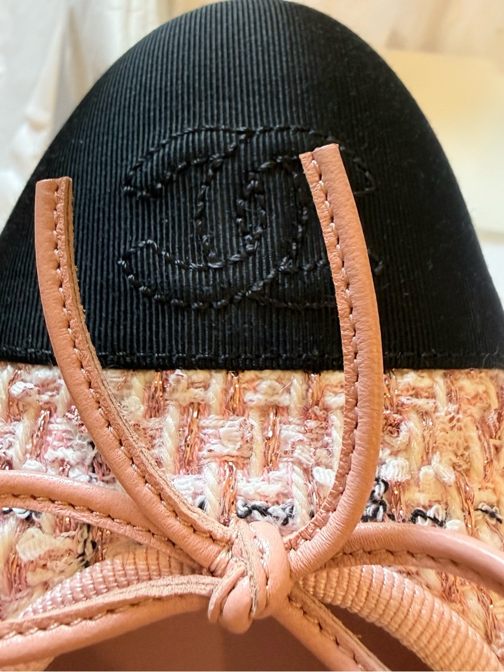 ✨CHANEL - Worn Once - Pink Tweed Ballet Flats with Black CC Cap-Toe (EU 40/US 9) - Picture 8 of 13